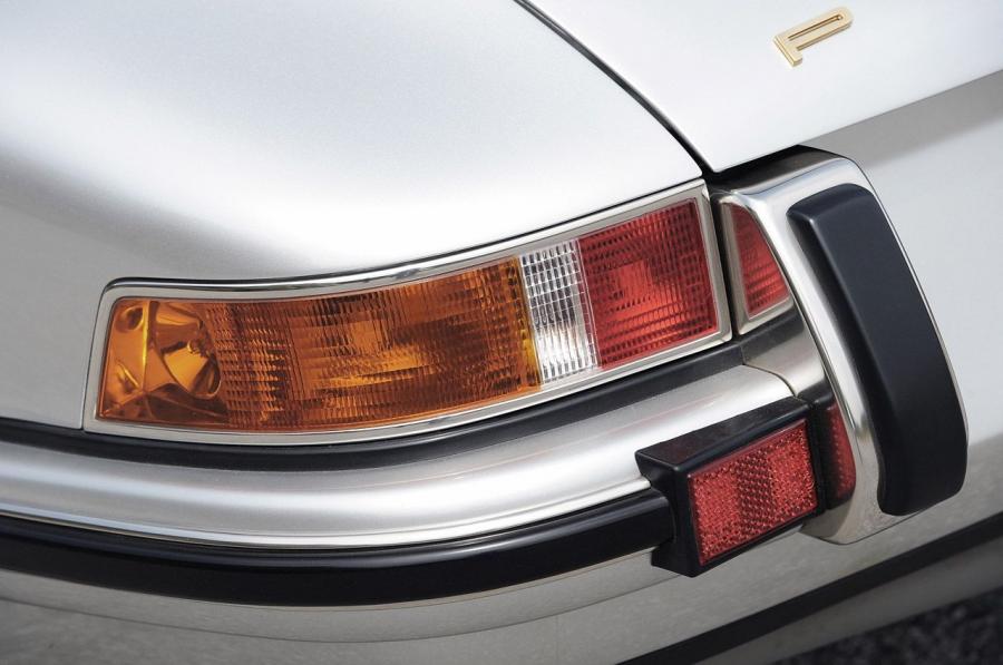  Porsche 911 Restored by Singer 1991 года  (фото 36 из 58)